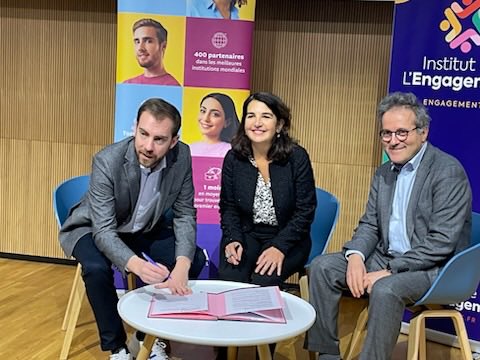 Delphine Manceau (@delphmanceau) on Twitter photo Ravie d’avoir signé de matin la convention entre <a href="/i_engagement/">Institut de l'Engagement</a> et <a href="/NEOMAbs/">NEOMA Business School</a> en présence de <a href="/MartinHirsch/">Martin Hirsch</a> et <a href="/QJagorel/">Quentin Jagorel</a> ! Une nouvelle étape pour continuer à renforcer la diversité de profils de nos étudiants. Un grand merci à et Hardjar Aouardji et Bénédicte Dulaquais pour leur Ravie d’avoir signé de matin la convention entre <a href="/i_engagement/">Institut de l'Engagement</a> et <a href="/NEOMAbs/">NEOMA Business School</a> en présence de <a href="/MartinHirsch/">Martin Hirsch</a> et <a href="/QJagorel/">Quentin Jagorel</a> ! Une nouvelle étape pour continuer à renforcer la diversité de profils de nos étudiants. Un grand merci à et Hardjar Aouardji et Bénédicte Dulaquais pour leur