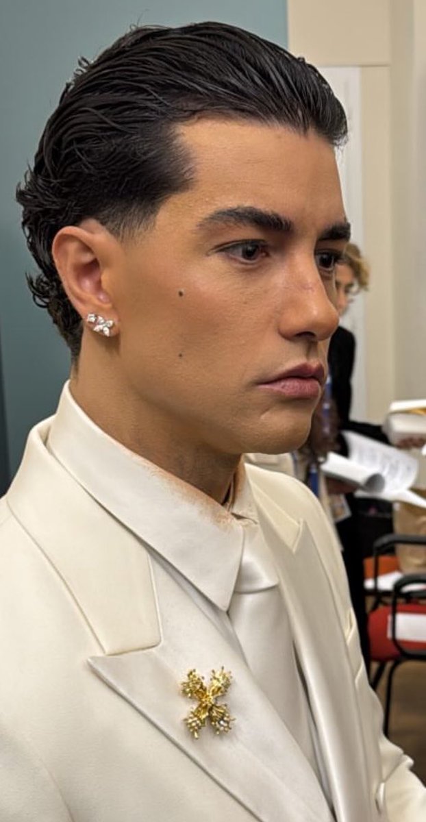 Materiale per chiunque volesse dissarlo in futuro. #Sanremo2025