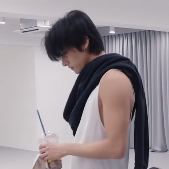 두(Doux) tweet media