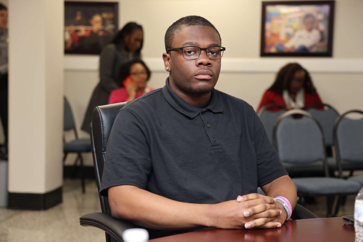 Student leaders, Haleigh Bledsoe from Cumberland Academy Virtual 6-12 and Narieus Unaegbu from Westover High School served as ex officio members during tonight’s regular Board meeting. #SuccessfulStudents