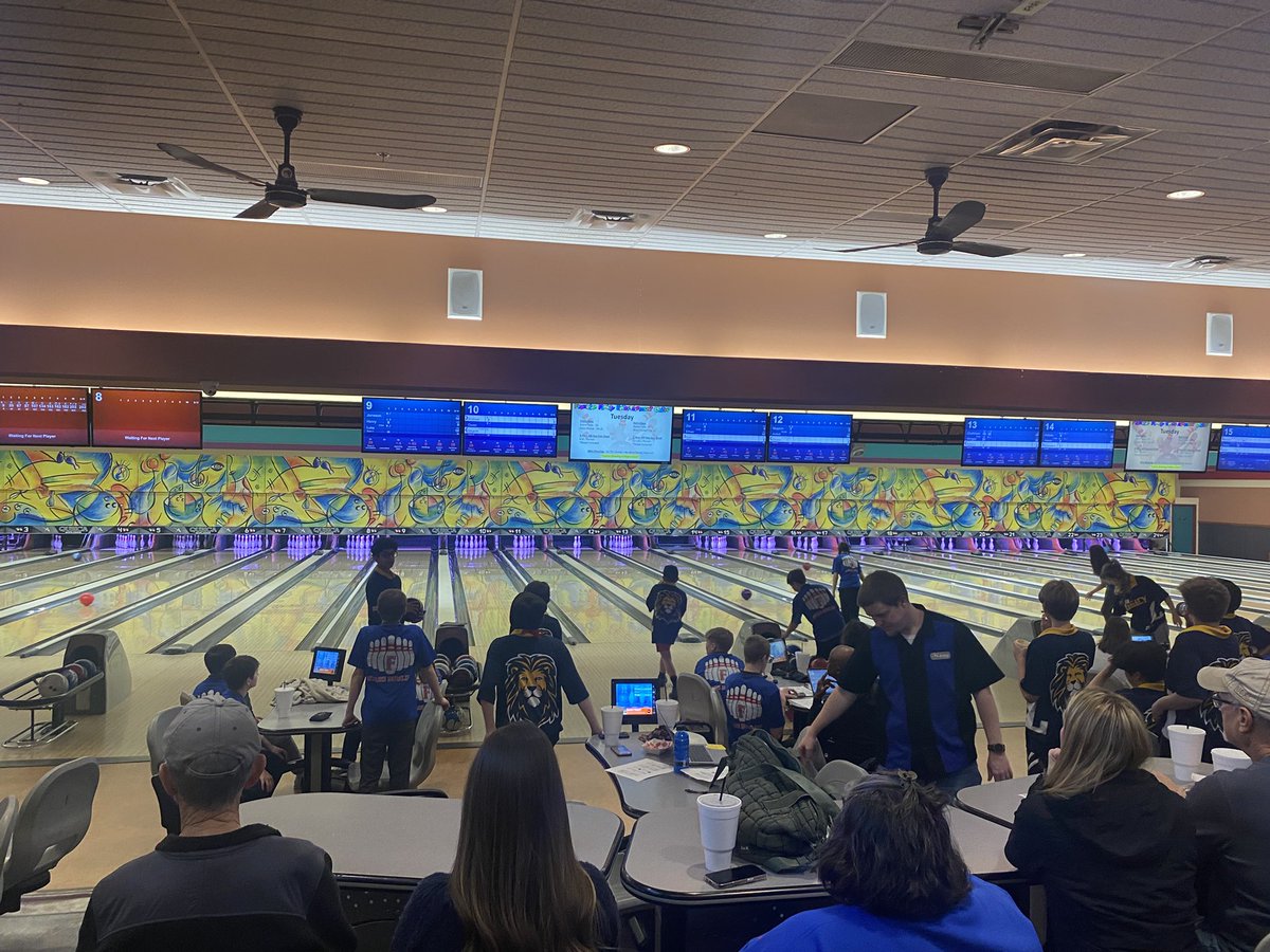 Bowling results: 🎳🤟
Boys: FMS 15,  Legacy 8
Girls: FMS 19, Legacy 4
Avery Mallard for the girls bowled a turkey in the 10th frame. 🦃🎳🦃🎳🦃🎳🦃🎳