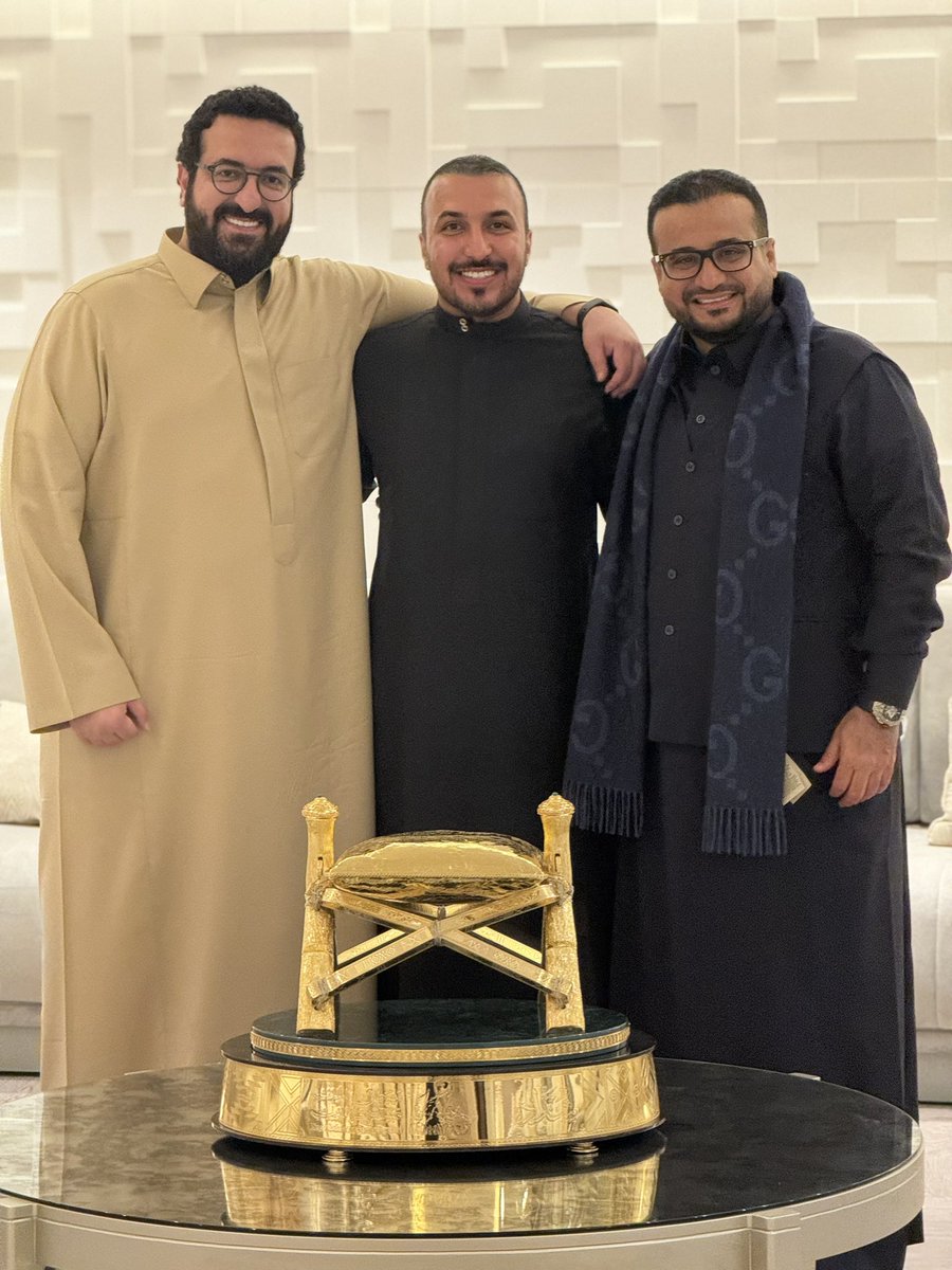 المجد ما يجي بالساهل! 💪✨
سمو سيدي ولي العهد الأمير #محمد_بن_سلمان راعي الحفل يكرّم اخوي الغالي 
إبراهيم المهيدب على الإنجاز الكبير مع "شامخات الشقح"! 🏆👏

تكريم مستحق واحتفال يليق بحجم الإنجاز! 🎊🔥
<a href="/ebrahim34ab/">إبراهيم بن عبدالله المهيدب</a> 
#منقية_الجزيرة 🐪
#راعي_الشداد