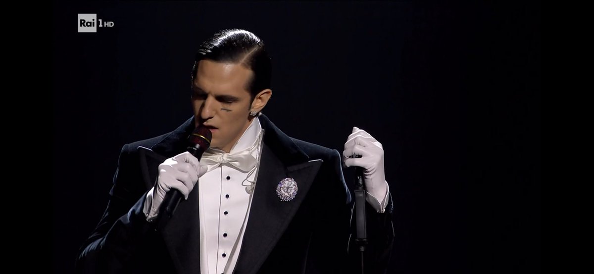 annacecidreamer's tweet photo. Io ancora ferma qui.. 🥰🔥👏🏻#Sanremo2025 https://t.co/8YwxddJfvk