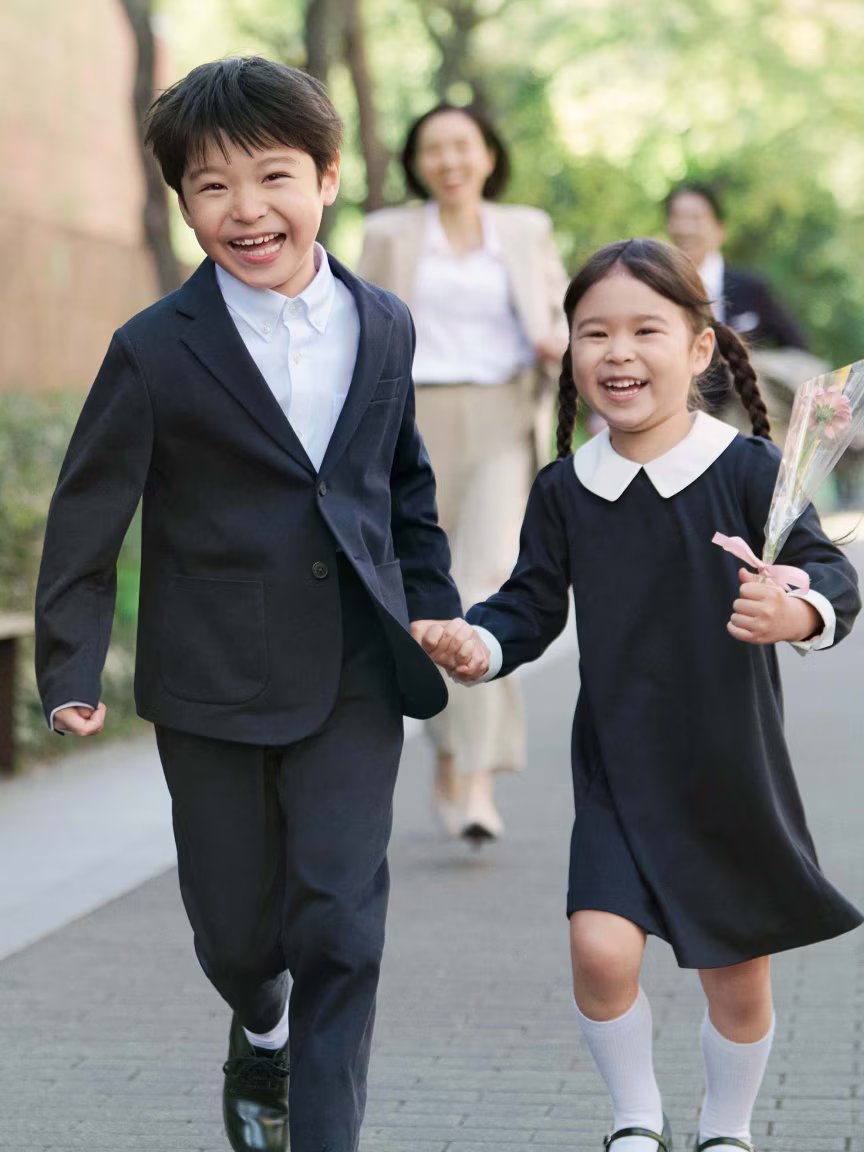 卒業式 卒園式や入学式の服はもうお決まりですか？ フォーマルだけど動き