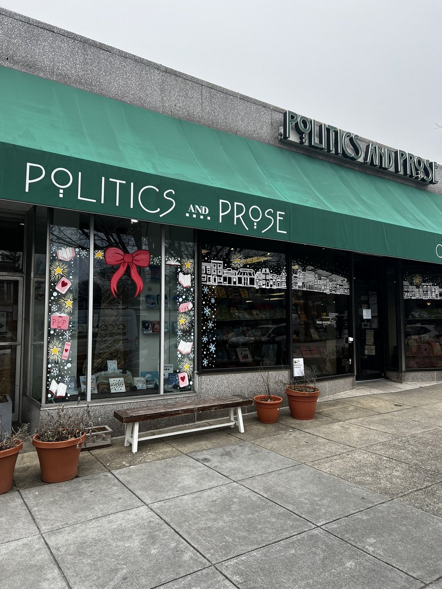Tenleytown411's tweet photo. We all prepare for a snow day in our own way.
#BreadFurst
#Shemalis
#PoliticsandProse
#VanNessDC https://t.co/M5azi2HdbT