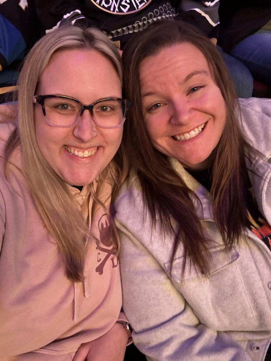 danibru3's tweet photo. We’re here for a WIIINNNN! #FearTheDepths @monstershockey @kristenAM_41 https://t.co/yg5HcPgiAe
