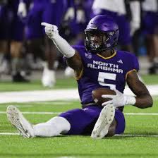 BjMcghee9's tweet image. Blessed to receive my 2nd D1 offer from the University Of North Alabama⚪️🟣@Ben_HamnerUNA @ReginaldLSmith @keithetheredge1 @TeamPlott6 @JHaglerDBZ @zo_zilly01 @DBCoach_JKitch @CoachScott34 @CoachGFerg @AHSALFBRECRUIT @gobigrecruiting @Jeff_XOS
