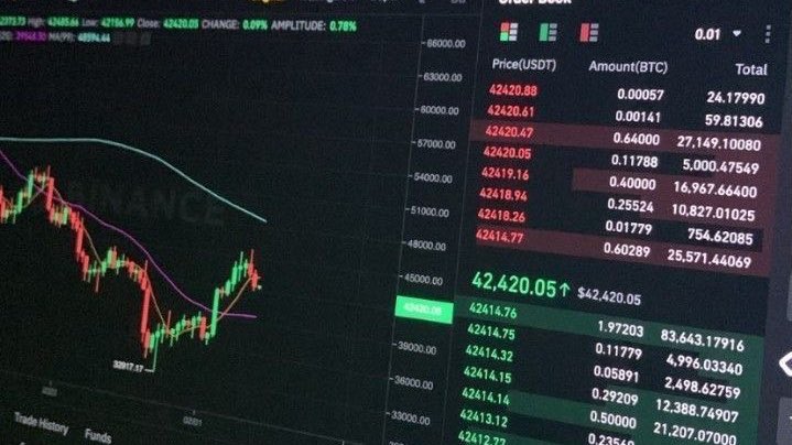 yukinnomin's tweet image. nomin au // love asset 

jaemin starts a new role in an investment bank analyzing kpop companies, despite knowing nothing about kpop or idol culture. for research purposes, he attends a few concerts of the superstar lee jeno, who falls for his mysterious and handsome “fanboy”