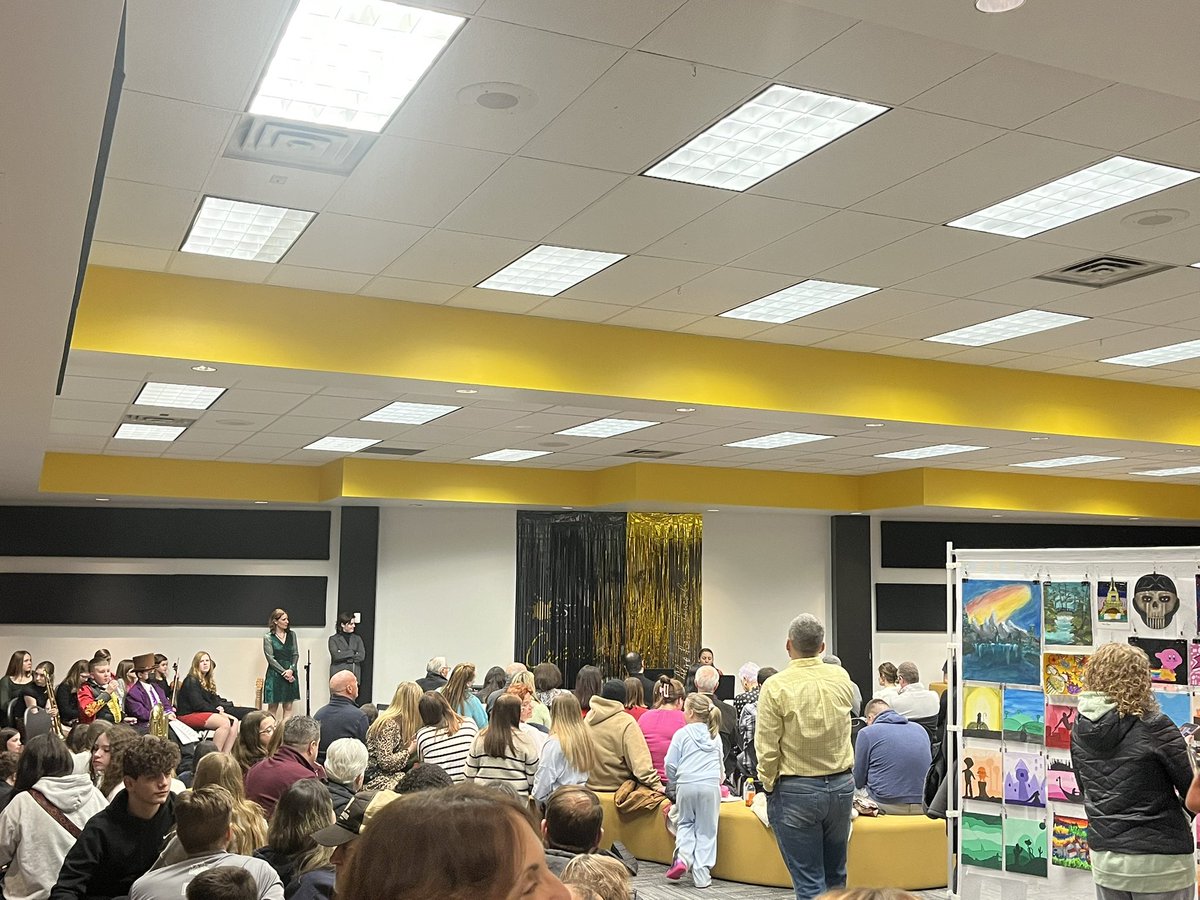 Great Arts Night event at <a href="/DEWMiddleSchool/">David E. Williams</a> this evening! #TalentedStudents #ArtsNight