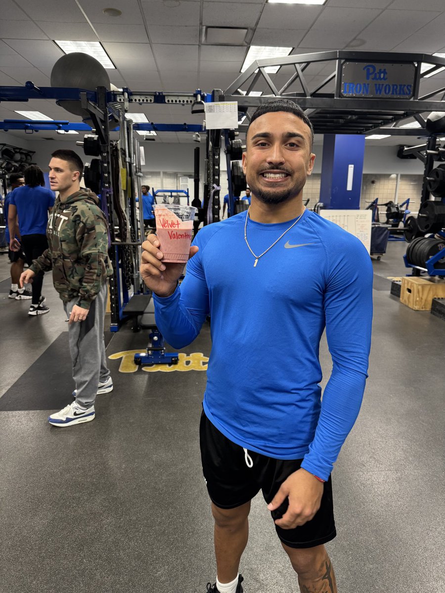 Pitt_FUEL's tweet photo. Velvet Valentine Smoothies for today’s recovery! #H2P https://t.co/Y2sJr7goph
