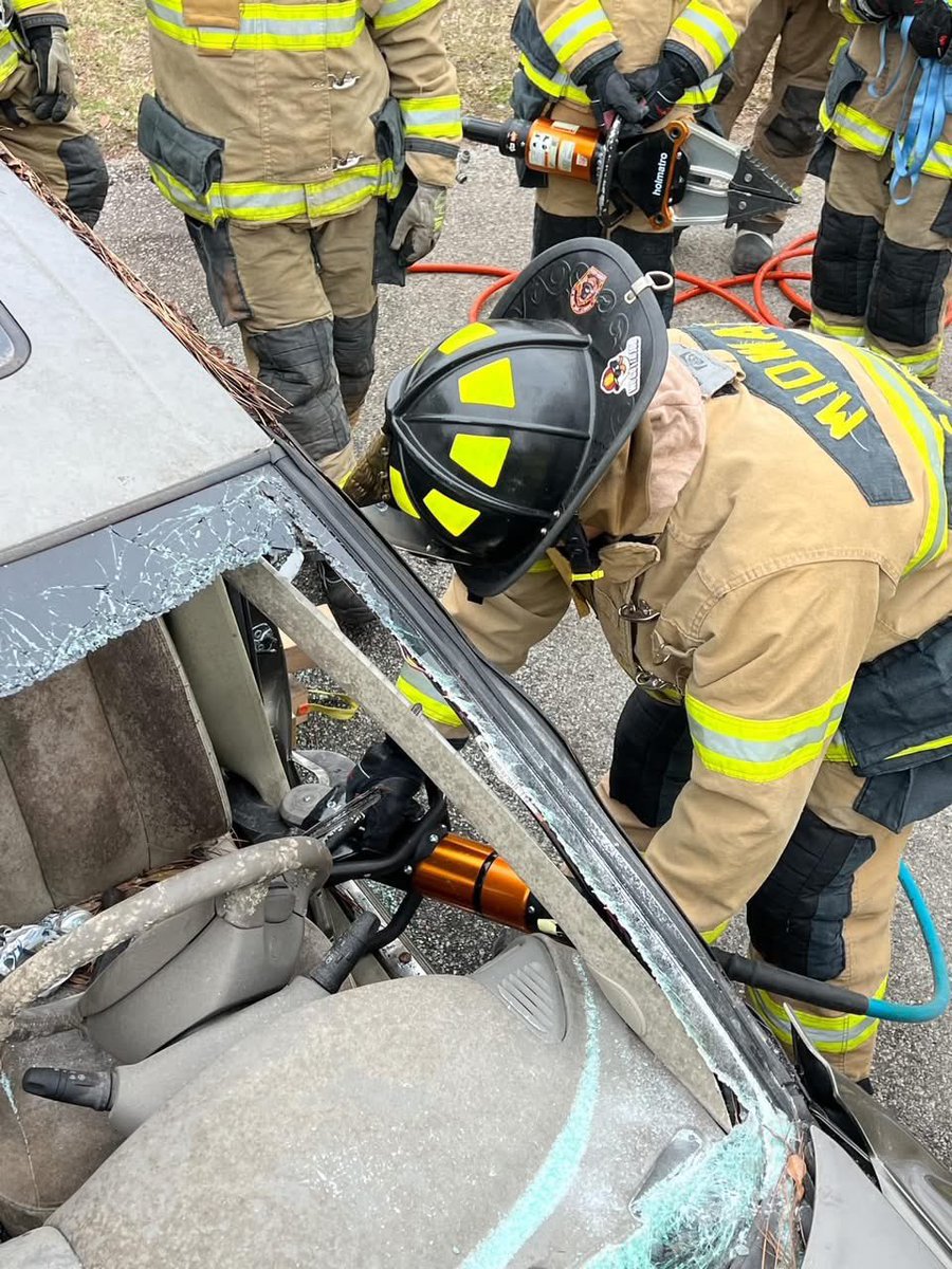 Recruit class 25-01 is one step closer to graduation day, by starting this week off with Basic Auto Extrication. The recruits demonstrated the necessary skills to operate various extrication tools. and learned to stabilize a vehicle.

📸: Master Firefighter/EMT Zoey Regan
