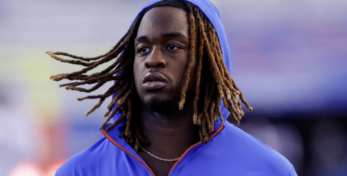 RookieWatxh's tweet photo. Ashton Jeanty is reportedly thought to be “worthy” of a Top-10 pick by several NFL GM’s.

Several NFL scouts believe Jeanty is the best RB prospect that has entered the draft in the past ten years.

Last season, Jeanty forced 151 missed tackles, which is the MOST of any RB to enter the draft since 2010.

There is reportedly a significant amount of front office personnel within the Bears and Cowboys organizations that are interested in targeting Jeanty in the first round.

The Boise State RB is a GENERATIONAL running talent 😳