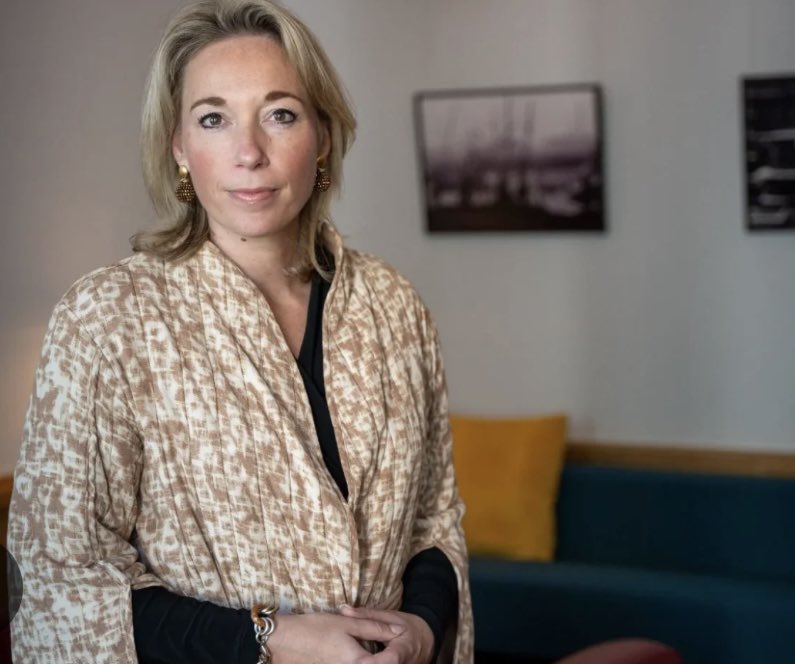 Ik ben voor het eerst fan van een PVV’er: Ingrid Coenradi. Iemand die haar rug recht houdt en staat voor het werkveld en realisme i.p.v. het politieke gezwets van Geert Wilders. #jinek #coenradi #pvv