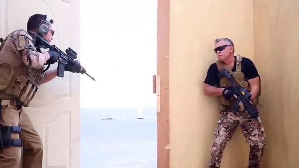 عاملنا فيها مقاتل وأنت طلعت لوسى إبن طنط فاكيهة جدااا يسطا🙂