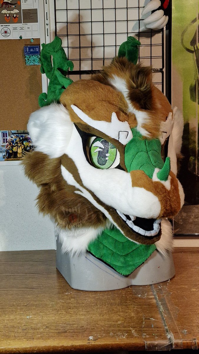Look at him, th swamp dragon!
99% done only the beard and tongue are missing
He is still open to claim!
.
#furry #dragonfursuit #dragon #furryoninstagram #furries #fursuit