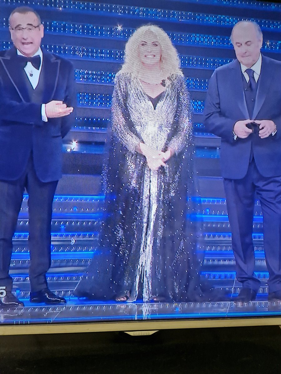 Finché le pancere reggono... #sanremo2025