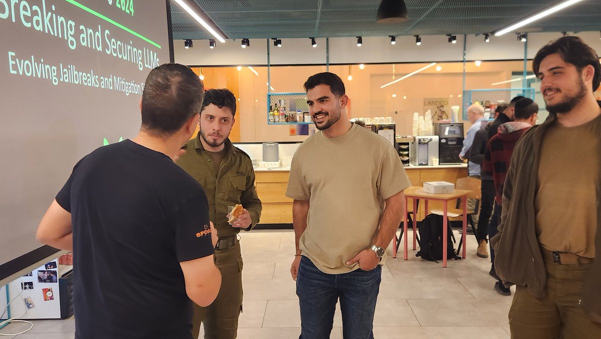 תודה ל <a href="/barzik/">Ran Bar-Zik</a>  ול <a href="/nivrubin/">ניב רובין</a> היה אחלה מיטאפ! ברכות לזוכים!
וזה עדיין ימים אחרונים להגשת הרצאות
<a href="/NodeTLV/">NodeTLV Conference</a>  ו <a href="/ReactNext/">ReactNext</a>