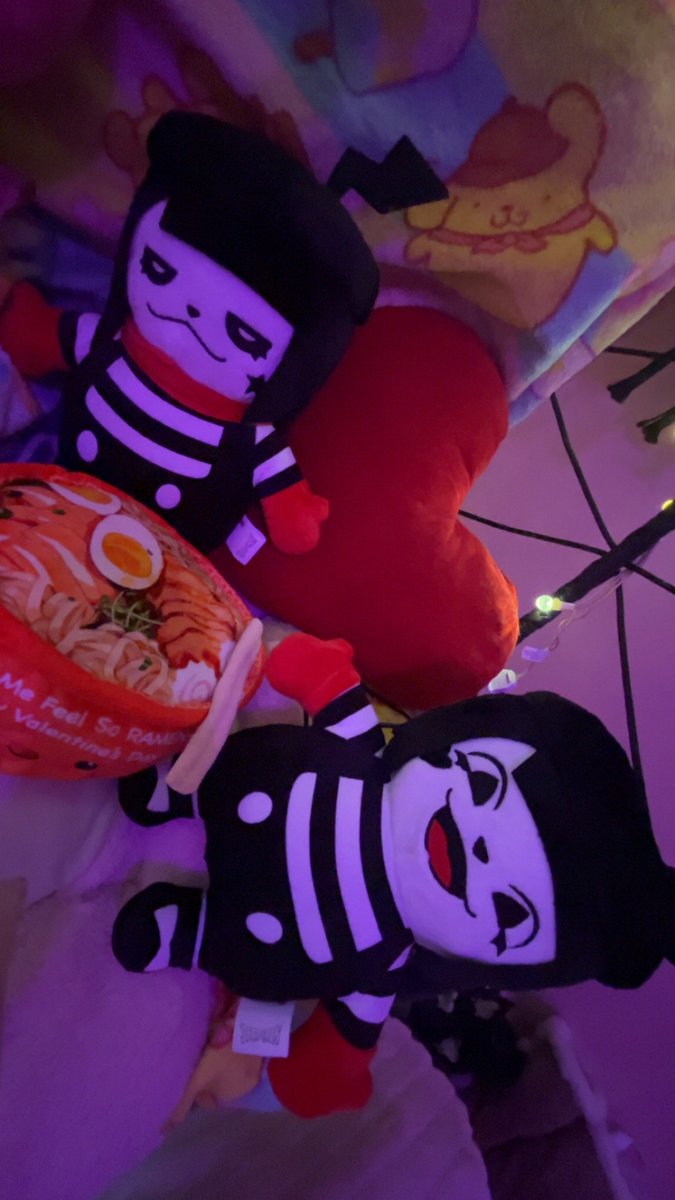 Smug Succubi tweet media