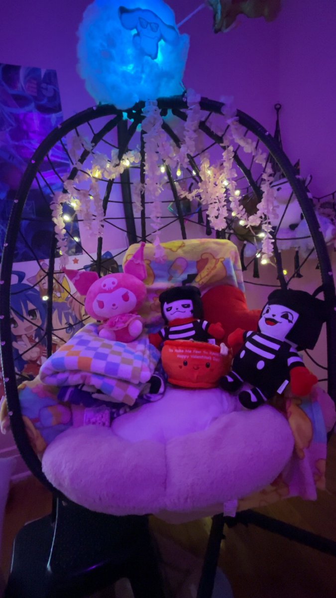 Smug Succubi tweet media