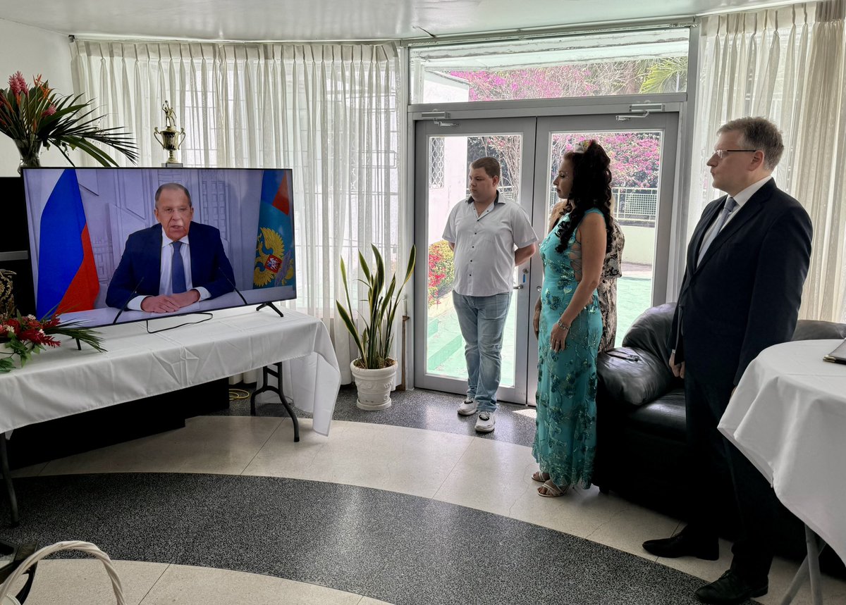 RussiaJamaica's tweet image. 🇷🇺🪶 On February 10, a solemn event was held in the Russian Embassy dedicated to the professional holiday of the Russian diplomatic service employees - the Day of the Diplomatic Worker.
🏛 Ambassador of the Russian Federation to Jamaica Mr. Sergey Petrovich congratulated the…