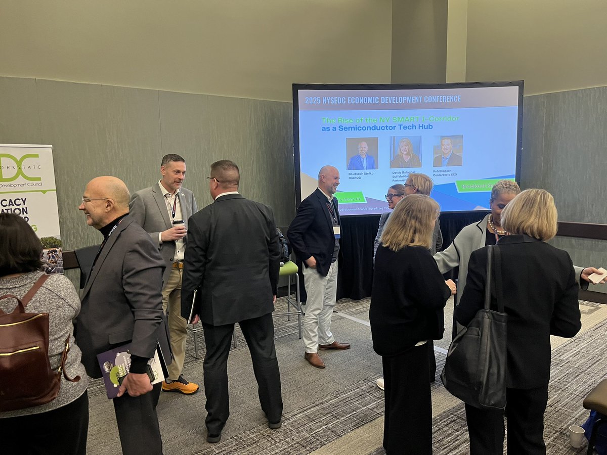 Honored to be in the (packed) audience today as these 3 incredible leaders energized #NYSEDC #EconDev with an update on the #NYSMARTICorridor - an effort w/ statewide impact. The camaraderie, hard work, &amp; energy in that room bodes well for our success…Excited for what’s ahead!