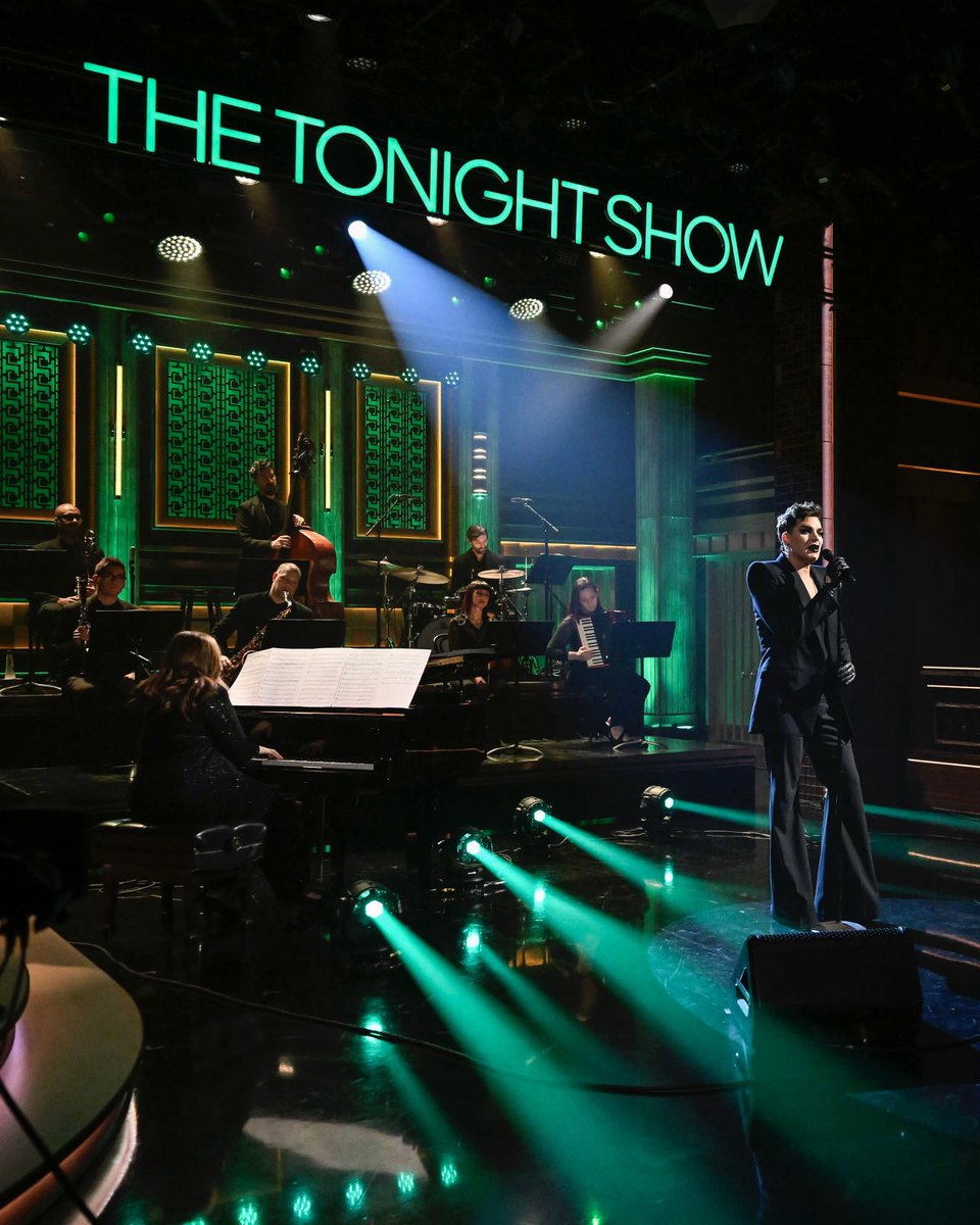adamlambert's tweet image. Thanks for having me last night @fallontonight!  

Full performance: youtu.be/5jiQVpFqabk?si…