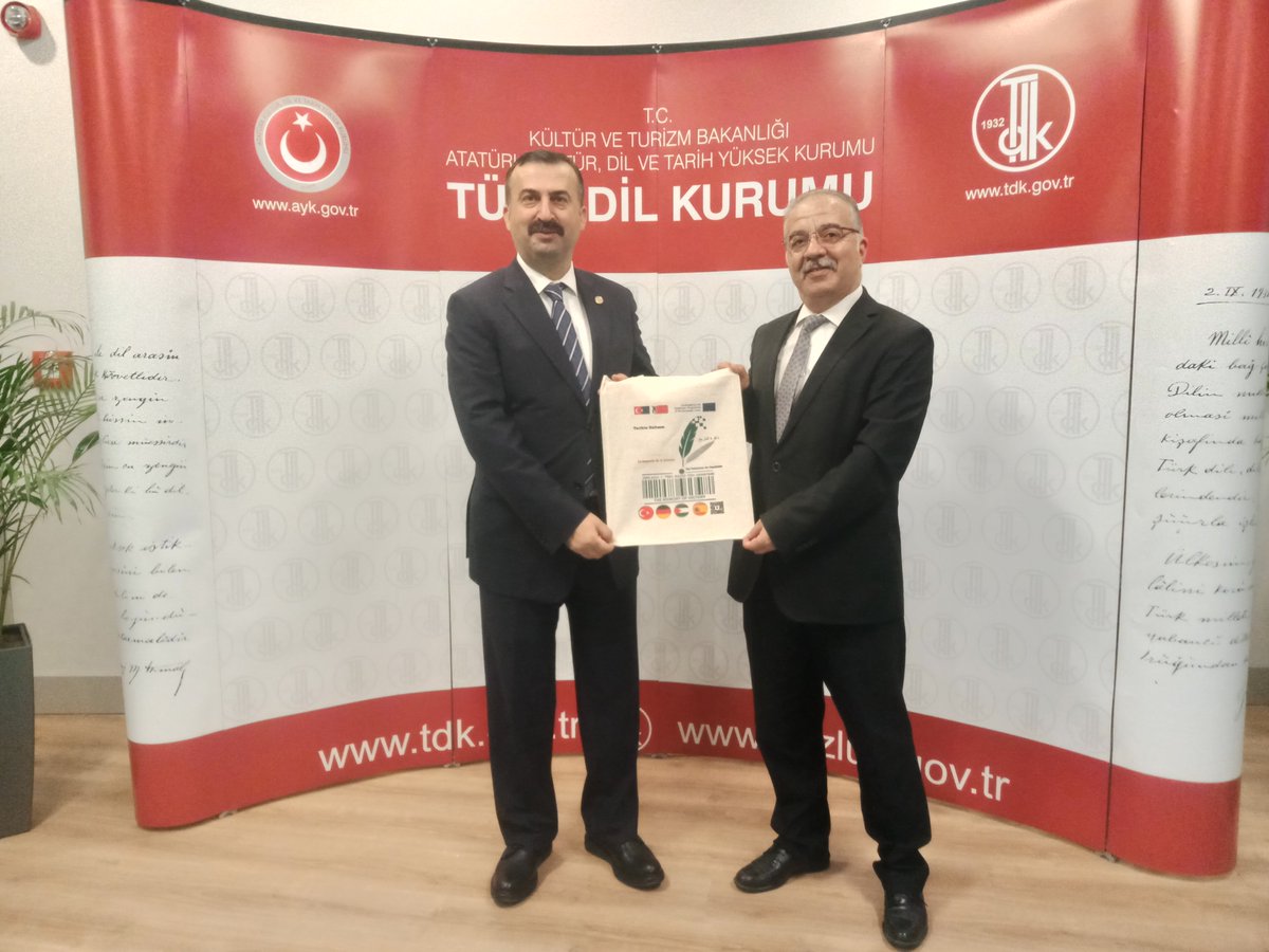 MemoryHistory1's tweet photo. Osmanlı dönemindeki tarihi el yazmalarını konu alan "Tarihin Hafızası" adlı Erasmus+ projesi hakkında Türk Dil Kurumu Başkan Yardımcısı Doç. Dr. Harun ŞAHİN, Başkan Müşaviri İlker YILMAZ ve Erasmus+ sorumlusu Gazi YAVRU ile konuştuk. Destekleri için teşekkür ederiz.
@ABBaskanligi https://t.co/V5vhmgo3aV