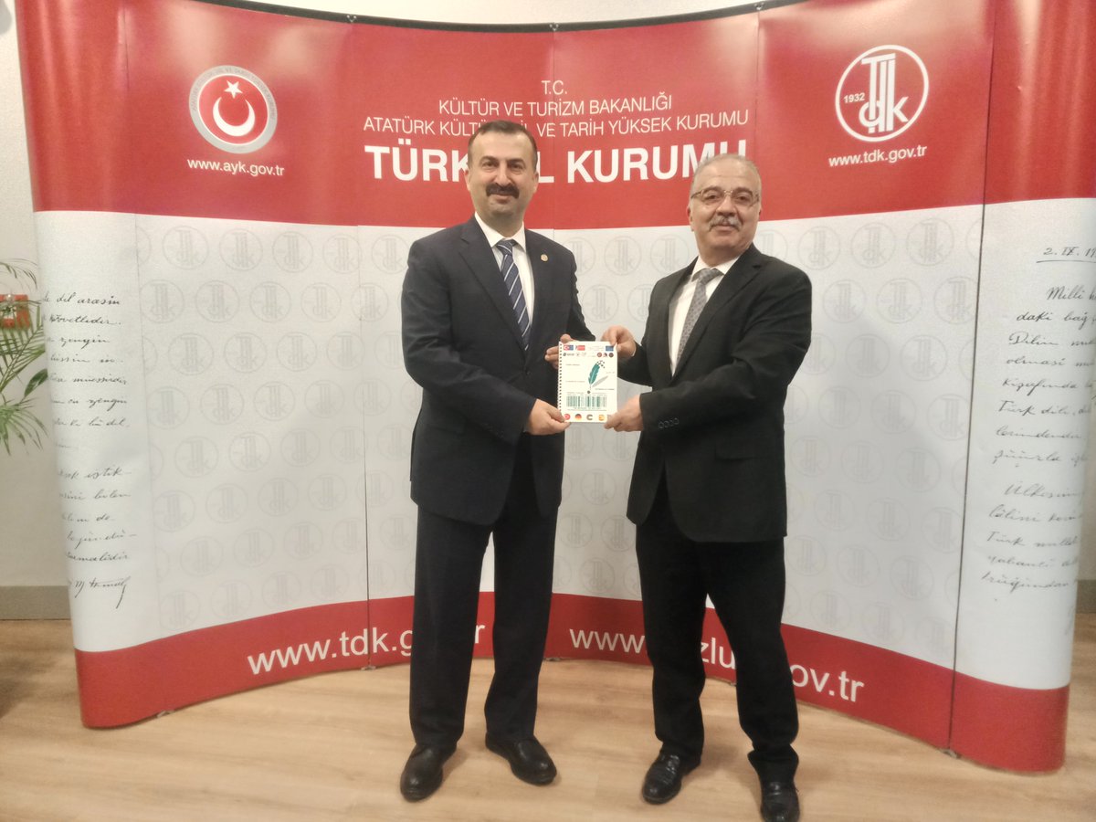 Osmanlı dönemindeki tarihi el yazmalarını konu alan "Tarihin Hafızası" adlı Erasmus+ projesi hakkında Türk Dil Kurumu Başkan Yardımcısı Doç. Dr. Harun ŞAHİN, Başkan Müşaviri İlker YILMAZ ve Erasmus+ sorumlusu Gazi YAVRU ile konuştuk. Destekleri için teşekkür ederiz.
<a href="/ABBaskanligi/">T.C. Dışişleri Bakanlığı Avrupa Birliği Başkanlığı</a>