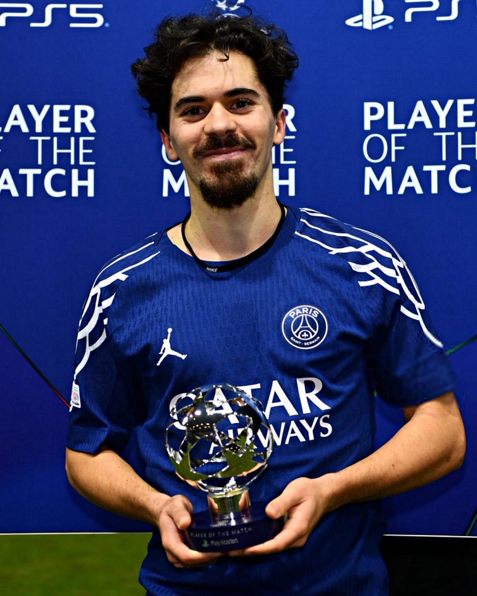 vitorsmirand's tweet photo. Melhor jogador português da atualidade. Zero imprensa. https://t.co/t8ELo6HIWF