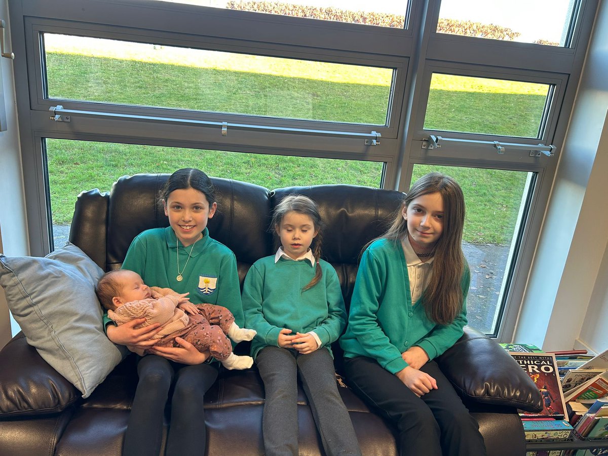 We had thee most beautiful visitor last week! Baby Ivy and her mum popped in to see us and were serenaded back to sleep by the violin group. 🎻 🎶 Congratulations Mrs D, Ivy is just beautiful! 👶🏼 💕 #Fordbankfamily