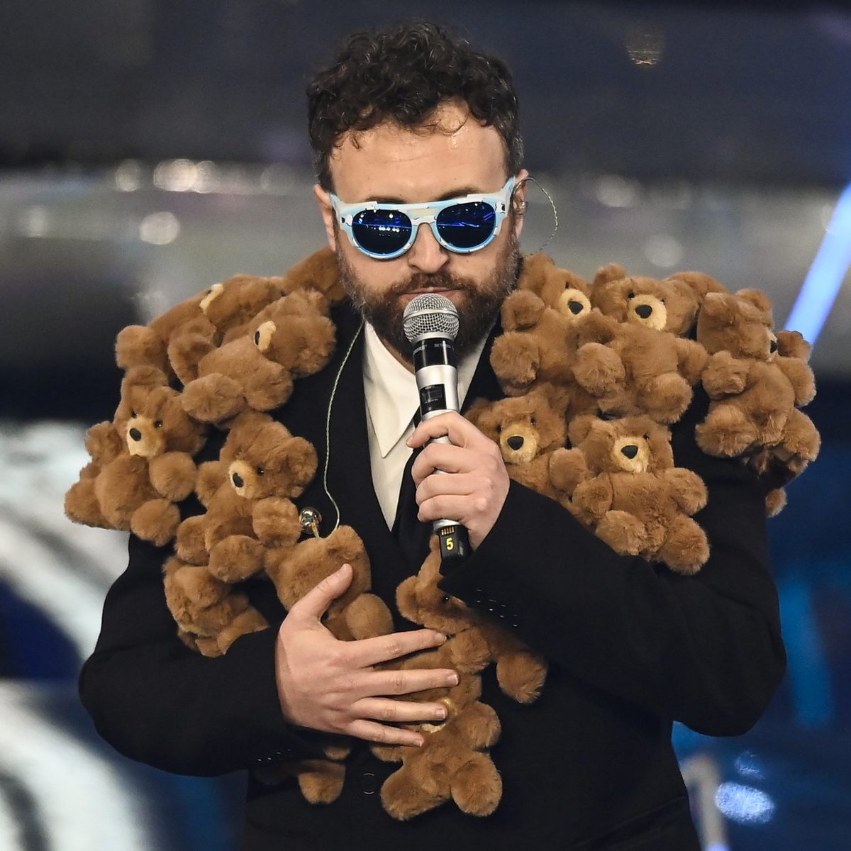 badgalvale's tweet photo. E VI DICO CHE MANCATE

#Sanremo2025 https://t.co/J7NA2gon3i