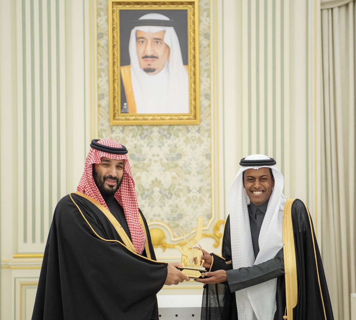 شعوررررييي اليييوم لايوصففف يعلم الله 🥹 أنا مع عرّاب الشرق الأوسط والعالم كله