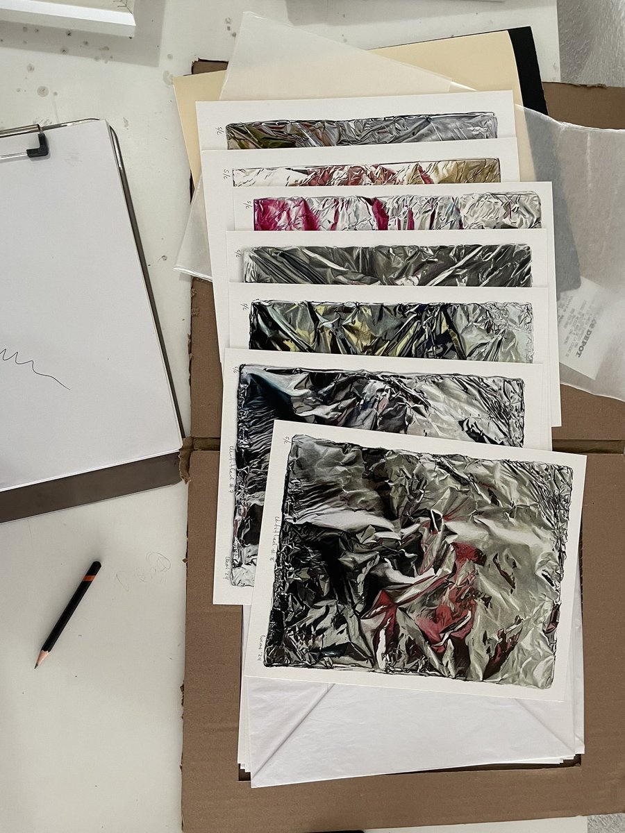 Luke_alt's tweet photo. Amiguitxs hoy y mañana últimos días con precio especial a disidencias y minorías, ya se acabó el arwip pero llévele su arte de novedad! https://t.co/3V7Gg8LZmG