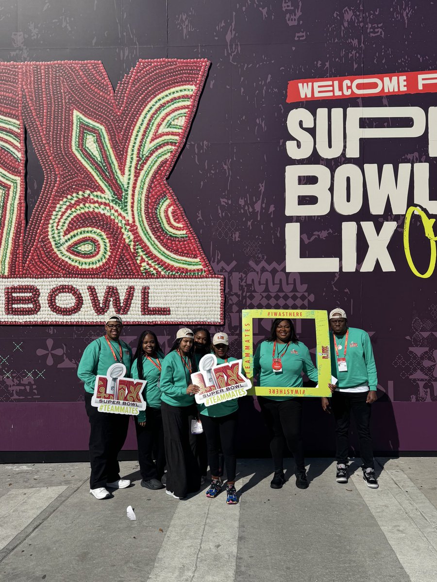 NatashaMScruggs's tweet photo. Our @FBLI_JustUs students had a great time at Super Bowl 59! Thank you to our partner school @umsl Sport Management #JustUsSystem #JustUs #JusticeThroughEducation #EducationPipeline #FutureLawyers #LawSchoolDreams #LiteracyForJustice #BreakTheCycle #ChiefsKingdom https://t.co/gzfXILgzc4