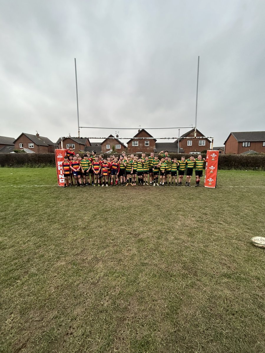 Swyddog Rygbi Ysgol y Creuddyn/Gogarth (@swyddogrygbi) on Twitter photo Diolch <a href="/RygbiBerwyn/">RYGBI'R BERWYN</a> am ddod draw heddiw!🤝
Gêm gyflym a chorfforol rhwng y ddwy ysgol 🏃♂️🏉
Mae ein tîm blwyddyn 7/8 bellach wedi cyrraedd rownd gyn derfynol Cwpan Eryri 🏆 Diolch <a href="/RygbiBerwyn/">RYGBI'R BERWYN</a> am ddod draw heddiw!🤝
Gêm gyflym a chorfforol rhwng y ddwy ysgol 🏃♂️🏉
Mae ein tîm blwyddyn 7/8 bellach wedi cyrraedd rownd gyn derfynol Cwpan Eryri 🏆