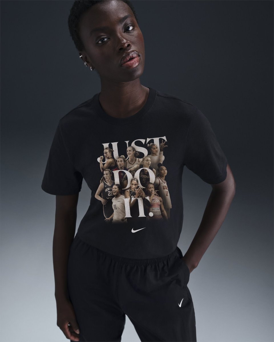 Foot Locker tweet media