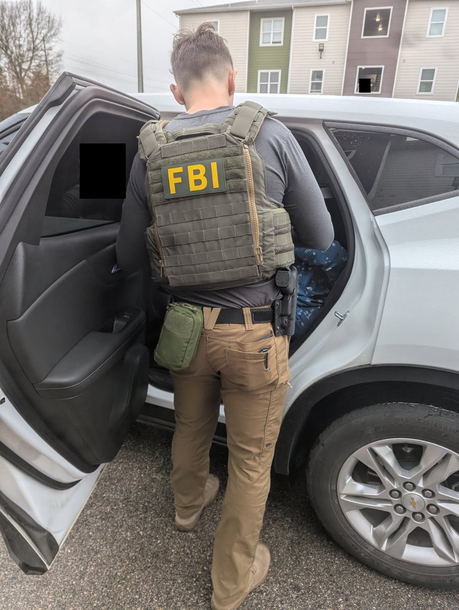 FBI Houston (@fbihouston) on Twitter photo #BREAKING FBI Houston agents and <a href="/HSIHouston/">HSI Houston</a> assisted <a href="/FBI_Nashville/">FBI Nashville</a> with arresting three suspected Tren de Aragua associates in Houston this morning.
Those arrested were allegedly part of a multi-state TdA sex trafficking ring that threatened and abused victims. #HouNews #BREAKING FBI Houston agents and <a href="/HSIHouston/">HSI Houston</a> assisted <a href="/FBI_Nashville/">FBI Nashville</a> with arresting three suspected Tren de Aragua associates in Houston this morning.
Those arrested were allegedly part of a multi-state TdA sex trafficking ring that threatened and abused victims. #HouNews