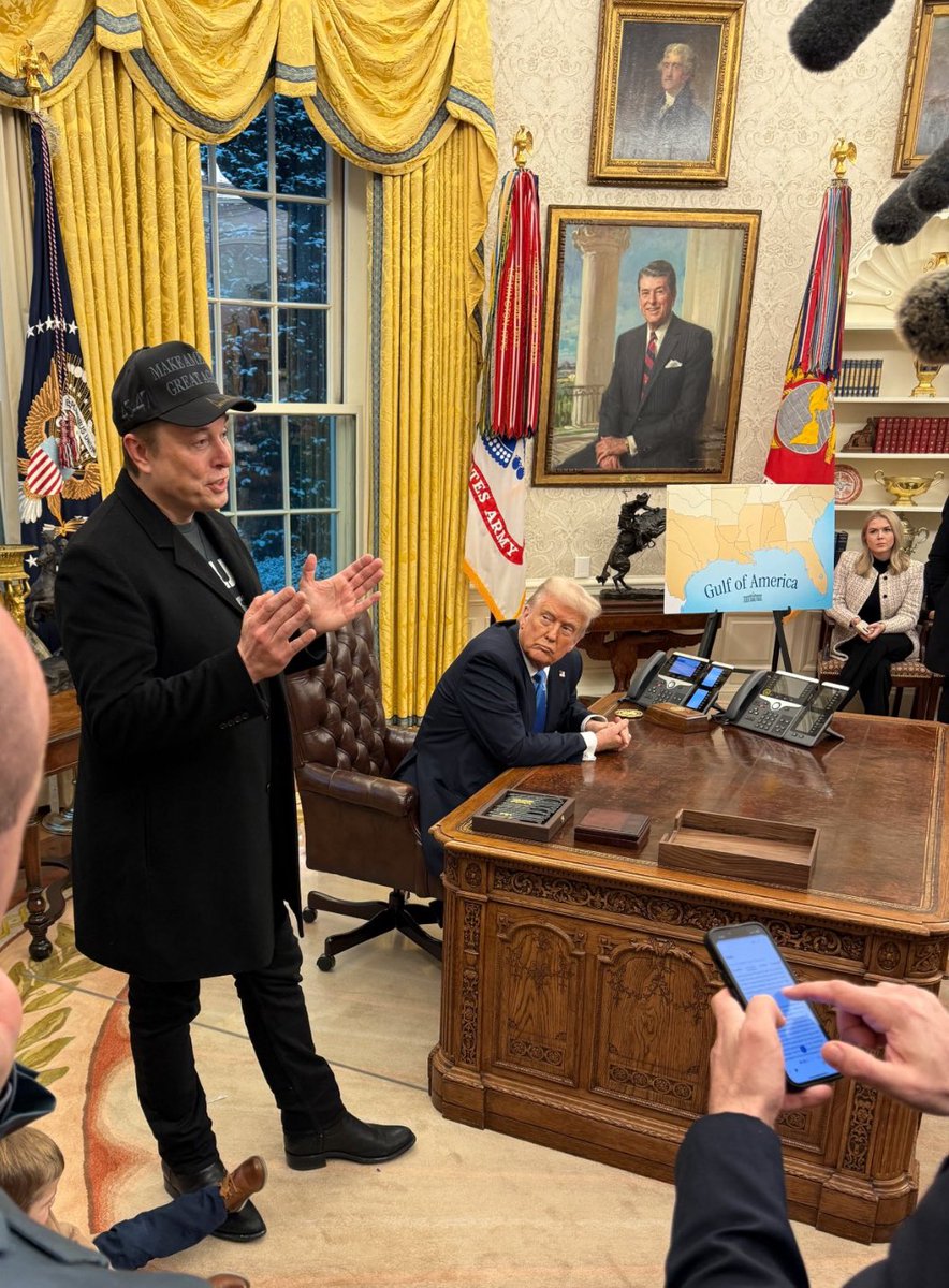 🚨 #BREAKING: Elon Musk just announced in the Oval Office DOGE is investigating federal employees with high net worth despite low pay

Many, MANY corrupt feds are sweating right now!

Including Fauci’s cronies 😏