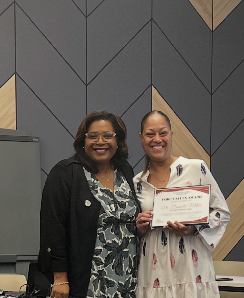 Alexandra Bates tweet media