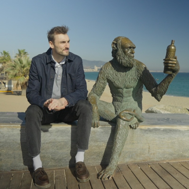 esport3's tweet photo. 😍 La connexió especial de Sam Dekker amb Badalona

🌊 "Em quedaria tot el dia a la platja"