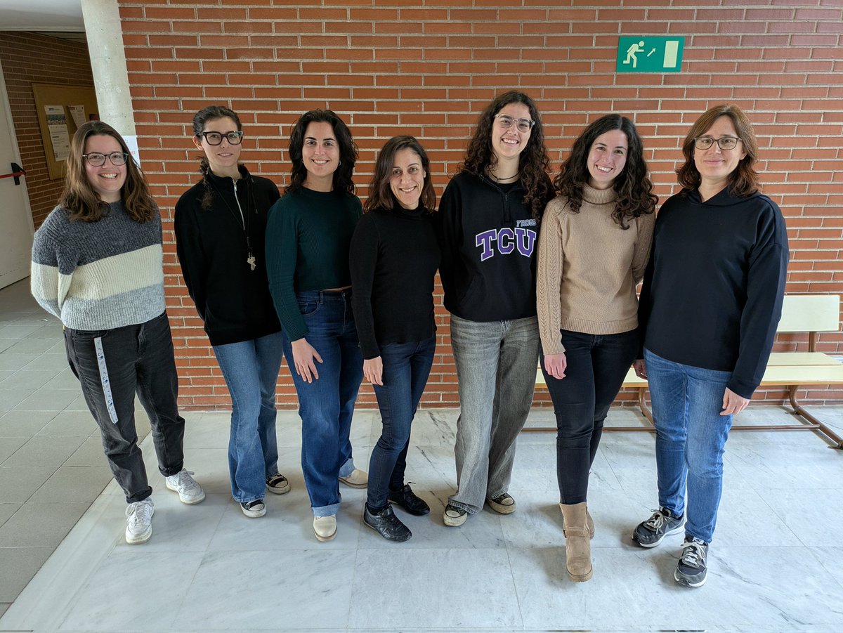 Avui i cada dia celebrem el #DiaDeLaDonaILaNenaEnLaCiencia amb aquest equipàs!