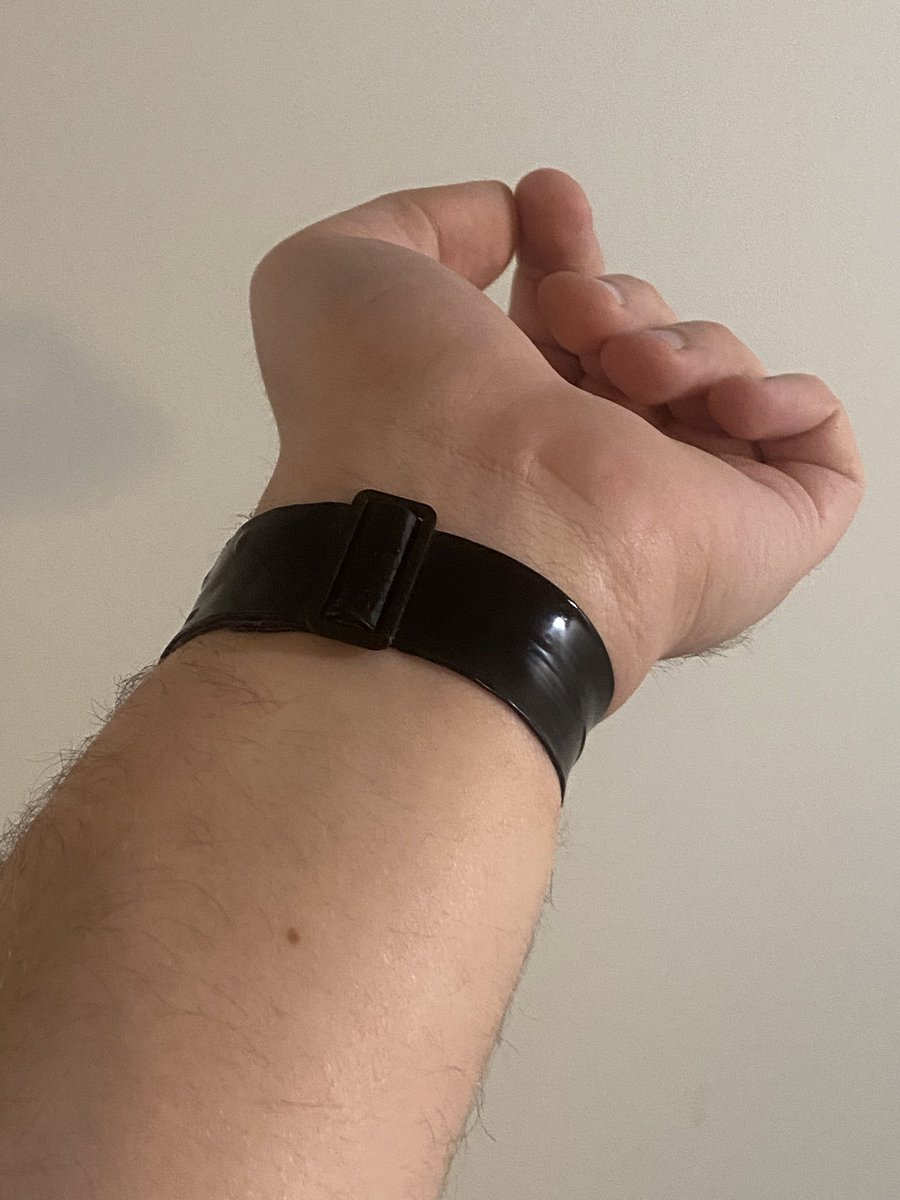 New side project: rubber Apple Watch bands 😈

They are still a work in progress, but what do you think?