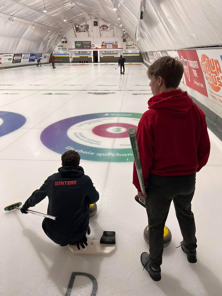 Successful Day 1 of NDA curling for our boys team. Two wins vs Franco-Cité and Algonquin. The boys are ready for Day 2 tomorrow.