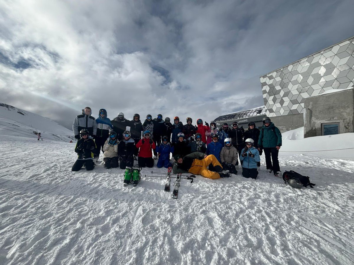 Day 4 final update: 

Two ski lessons ⛷️ ❄️ 

Trip on the gondola (3200m) 

Massive snowball fight 🥊 

Bowling 🎳 

Arcade games 🕹️ 

Time for bed… 💤 

<a href="/Elloweshallspo1/">Ellowes Hall Sports College</a>