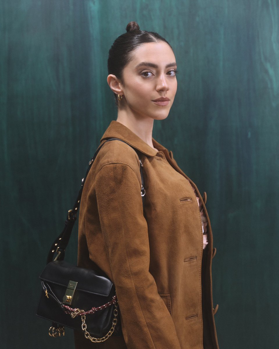 Prada's tweet image. Saint Levant, Zeyne, Stephanie Atala and Bayou attended Prada Mode Abu Dhabi, curated by Theaster Gates.

#PradaMode
#Prada