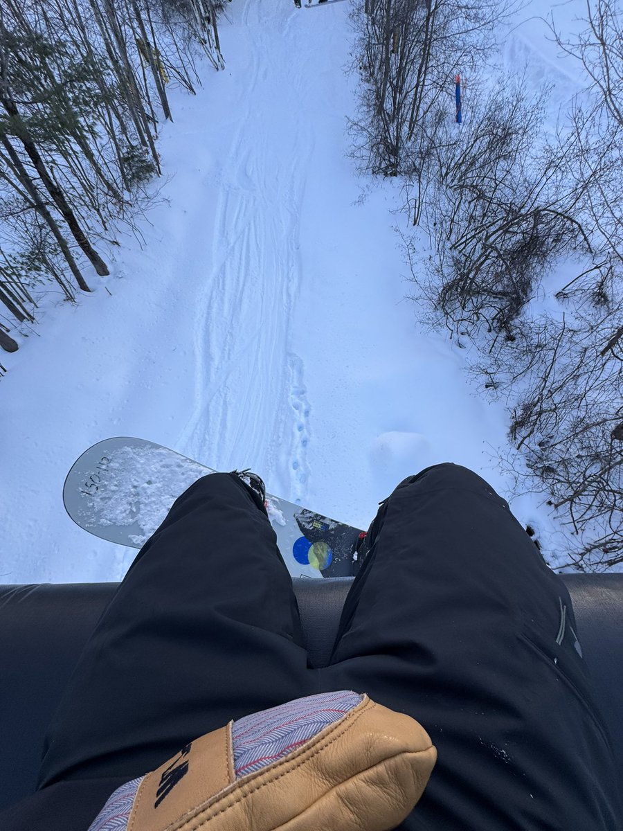 Eross2x's tweet image. touched snow instead of grass