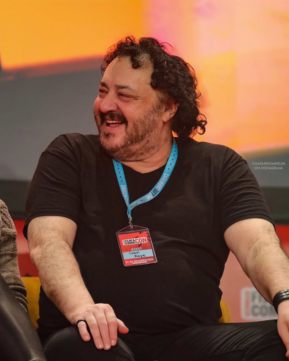 IvanKayeFans's tweet photo. Thanks to Ronja @charmingmerlin for this #TuesdayTreat photo of the king on stage at the December convention.๐๐
.
#IvanKaye #actor #producer #KingAelle #Vikings #HistoryVikings #convention #GermanFilmComicCon #GermanComicCon #ComicCon #photography https://t.co/tLfr9FJaOy
