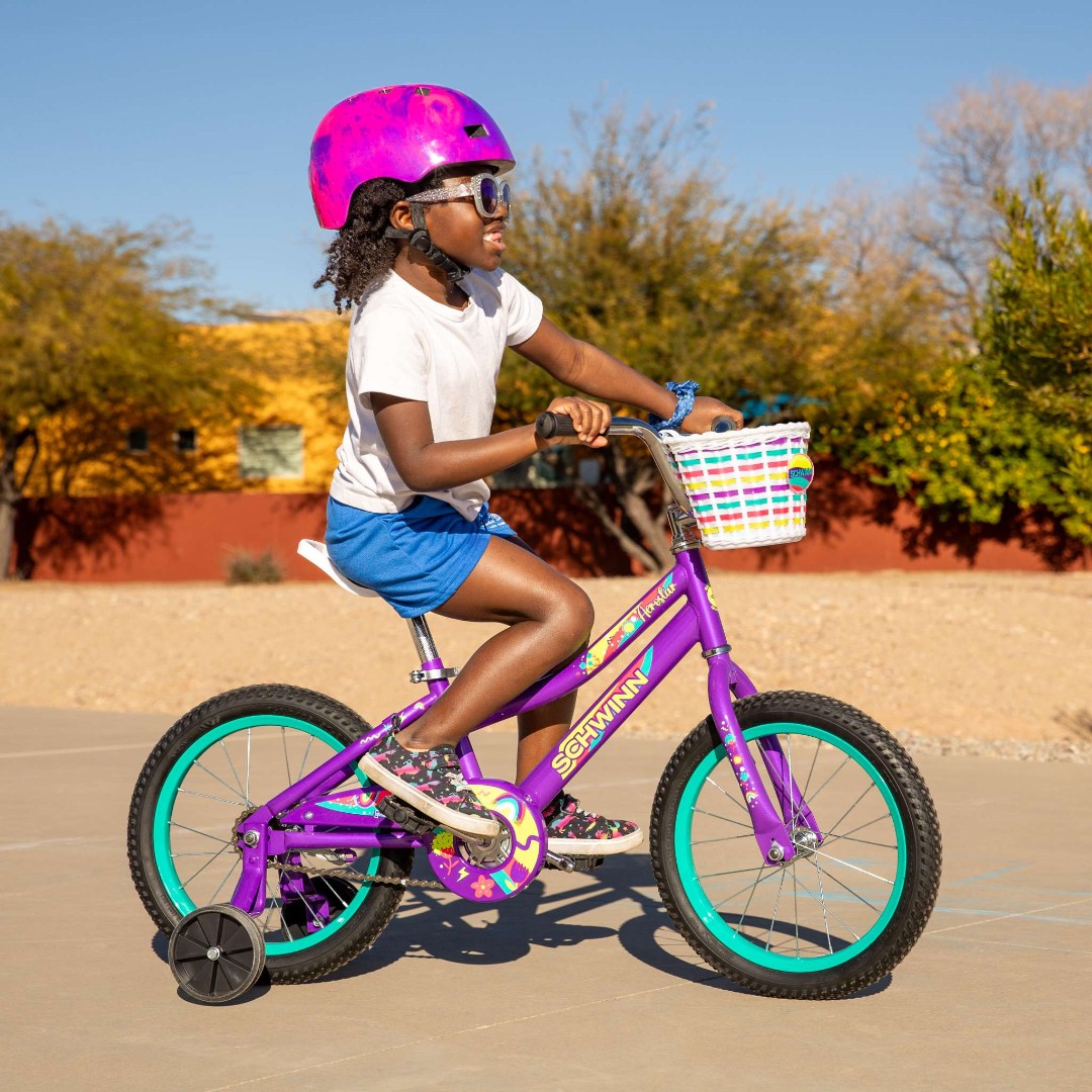 RideSchwinn's tweet photo. Riding is fun with the Schwinn Aerostar kids’ bike! Available in 12", 16", and 20" sizes, it’s perfect for little riders. The lower standover height makes it easy to hop on and off. Learning can be this fun?!
https://t.co/7BZQeFOAq4 
#KidsBikes #FamilyFun #LearningToRide #Schwinn https://t.co/2W8wdmFLgk