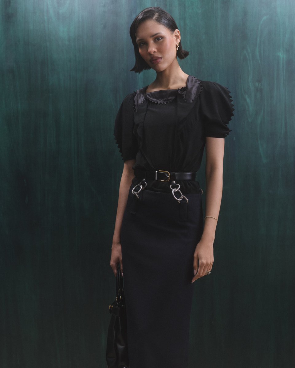 Prada's tweet image. Noah Beck, Yusra Mardini, Bach Buquen and Nara Smith attended Prada Mode Abu Dhabi, curated by Theaster Gates.

#PradaMode
#Prada