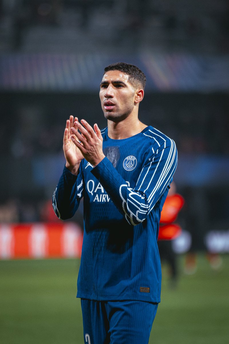 AchrafHakimi's tweet photo. On avance! 💪🏽
See you in Paris next week! 🔴🔵 https://t.co/ZlPMDzZBc4